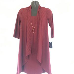 En Focus Medium Dress - Cranberry